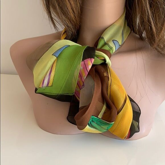 Echo silk chiffon scarf with lamp and vase design - Picture 6 of 10